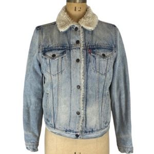 Levi’s ex-boyfriend Sherpa lined denim jacket size M